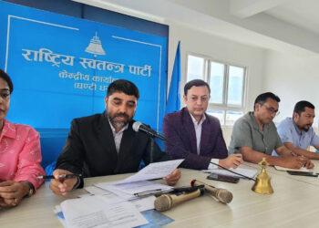 सदनमा अवरोध जारी राख्न सांसदहरुलाई रवि लामीछानेको निर्देशन
