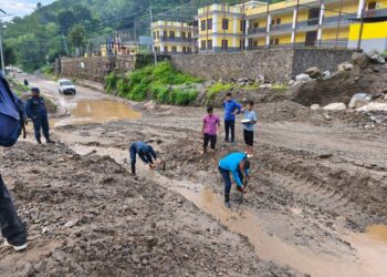 बीपी राजमार्गमा ८ ठाउँमा बाढीपहिरो, सडक पूर्णरुपमा अवरुद्ध