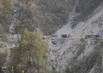 कर्णाली राजमार्गमा ठुला सवारीसाधन सञ्चालनमा किन रोक ?