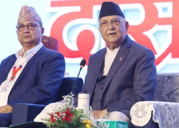 एमाले अध्यक्षको मत अपडेट : ओली ३३३, पोखरेल ११०