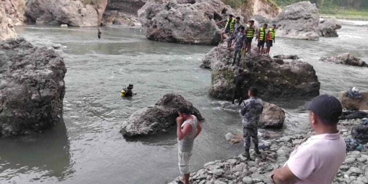 प्युठानको माडी खोला किनारमा ५ जनाको शव भेटियो